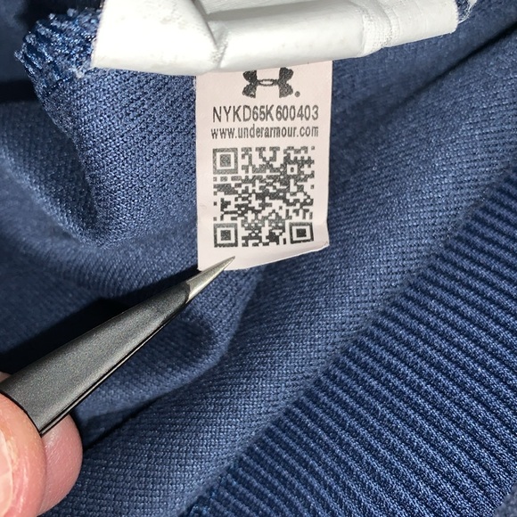 Under Armour Size XL Quarter Zip Navy Blue Sweater. Excellent condition - Picture 8 of 16